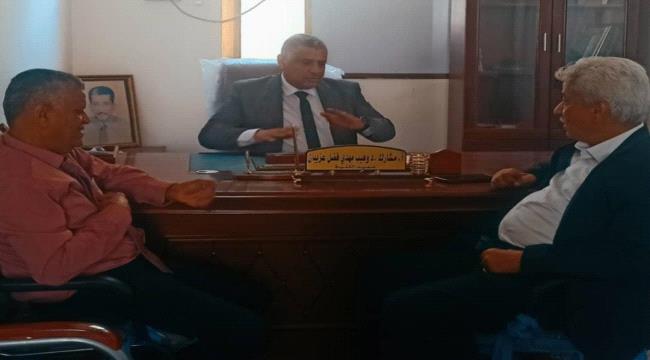 
                     نائب محافظ عدن يزور كلية الإعلام ويلتقي عميدها