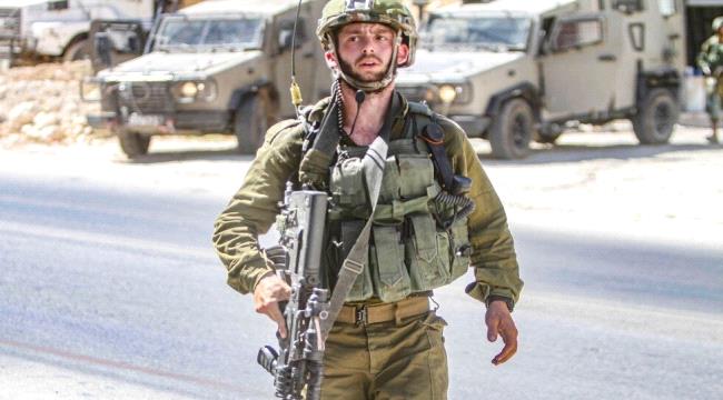 شاهد جندي إسرائيلي يتهجم على نتنياهو بألفاظ نابية خلال زيارت ...