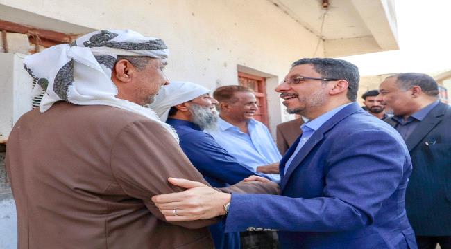 
                     رئيس الوزراء يزور أسرة الشهيد اللواء علي ناصر هادي قائد المنطقة العسكرية الرابعة الأسبق في ذكرى تحرير  عدن