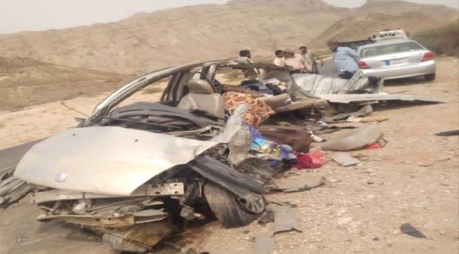 
                     وفاة وإصابة 16 شخص غرب اليمن.. في حادث مروري