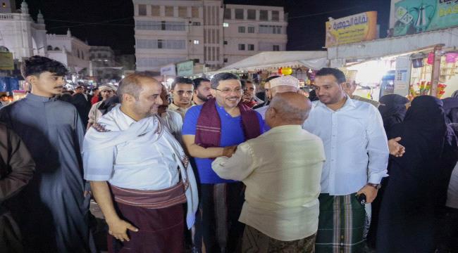 
                     رئيس الوزراء يقوم بجولة ميدانية في عدد من أحياء وشوارع مدينة المكلا