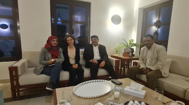 
                     اللجنة الوطنية للتحقيق تناقش مع السفيرة الفرنسية لدى اليمن فرص المساءلة وإنصاف الضحايا 