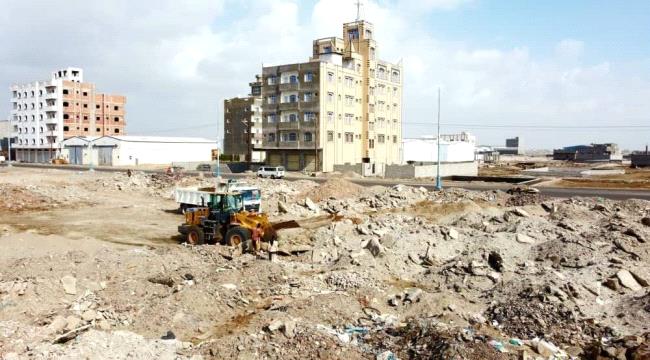
                     عدن.. صندوق النظافة يدشن رفع المخلفات والأتربة من البحيرة - خط الإصدار الآلي