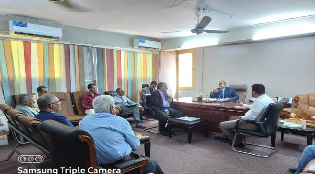 
                     "اللجنة التحضيرية للمؤتمر التشاوري للارتقاء بجودة مخرجات جامعة عدن" تناقش ترتيبات النهائية للمؤتمر