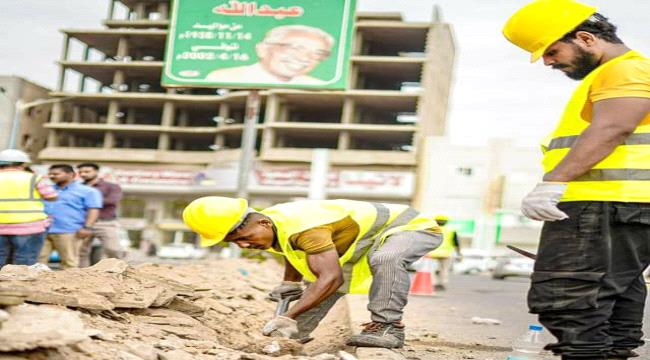 
                     عدن| معاوية يدشن مشروع إعادة تأهيل شارع الفقيد الفنان محمد سعد عبدالله