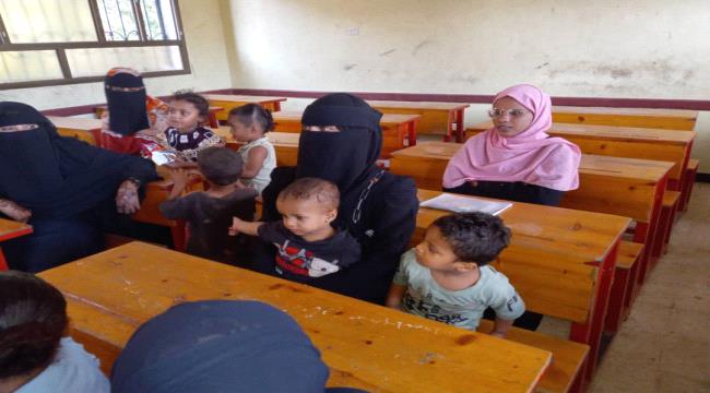 
                     رسالة أمل من عدن.. نساء يمتحنن وأطفالهن بإنتظارهن خارج قاعات الإمتحان - شاهد صور