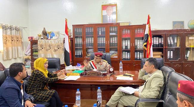 
                     اللجنة الوطنية للتحقيق تناقش مع أركان محور تعز عدداً من قضايا حقوق الإنسان 