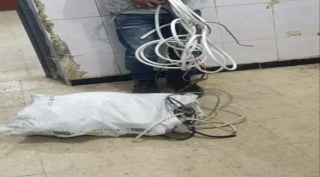 
                     إلقاء القبض على متهم بسرقة مركز تابع لشركة اتصالات بعدن