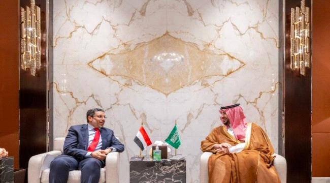 
                     تفاصيل لقاء يجمع رئيس الوزراء بوزير الدفاع السعودي في مدينة جدة
