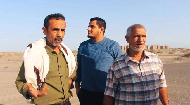 
                     ​أعمال إزاحة الرمال من الخط الرابط بين عدن و أبين