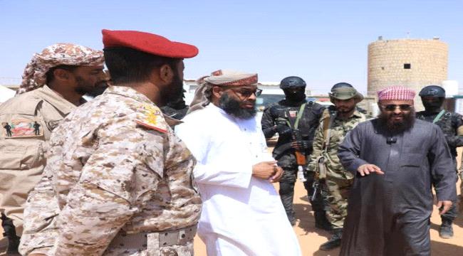 القائد العام لقوات درع الوطن يتفقد انتشار الوحدات في حضرموت ويوجّه برف ...
