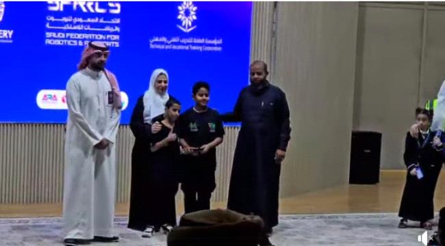 مدارس النورس الأهلية تحصد المركز الثالث عالمياً  في التحدي العالمي للروبوتات فئة سكراتش M-TEAM بالرياض