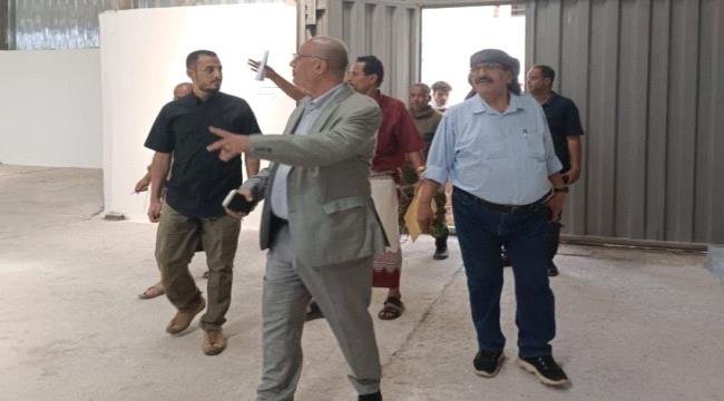 الوزير باذيب يطلع على سير المشاريع المنفذة في المؤسسة العامة للاتصالات بعدن