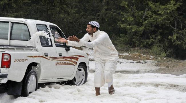 تساقط الثلوج في السعودية يثير تفاعلا واسعا 