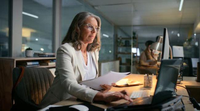 إذا كنت تجلس طوال اليوم تناول هذه الأغذية لوقاية القلب 