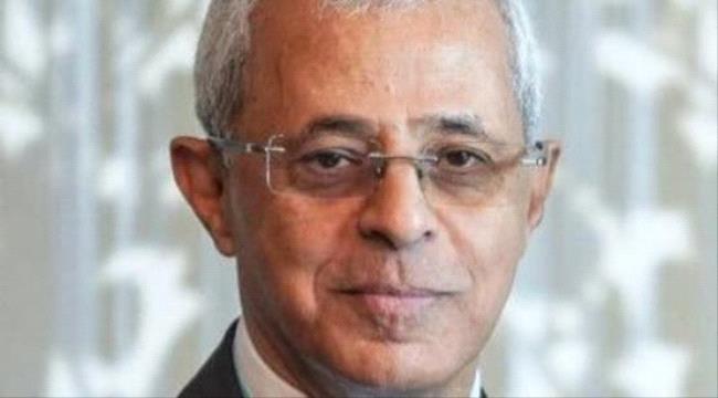 مسؤول يمني يحذر من المساس بالوحدة ويتهم الانتقالي بالانقلاب 