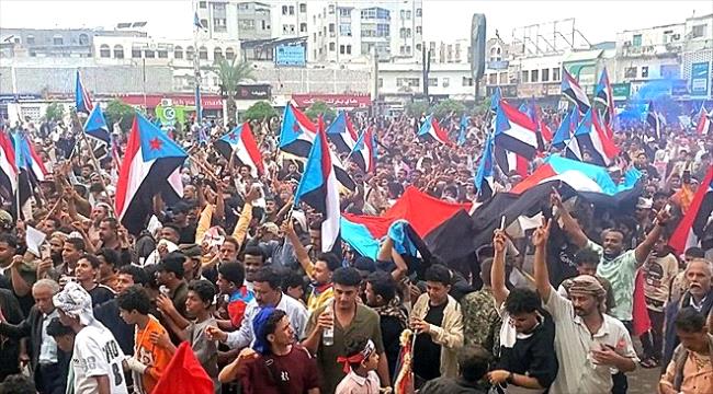 الضالع تحشد باتجاه العاصمة والاعتصام الجنوبي بساحات عدن وأبين يتواصل