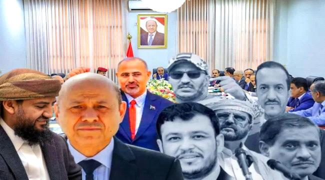 كاتب سياسي: المجلس الرئاسي وحكومتة عاجزون عن حماية العملة وتوفير الوقو ...