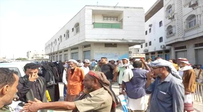 المبعدين المدنيين يحملون وزارة الخدمة المدنية مسؤولية عرقلة رواتبهم ...