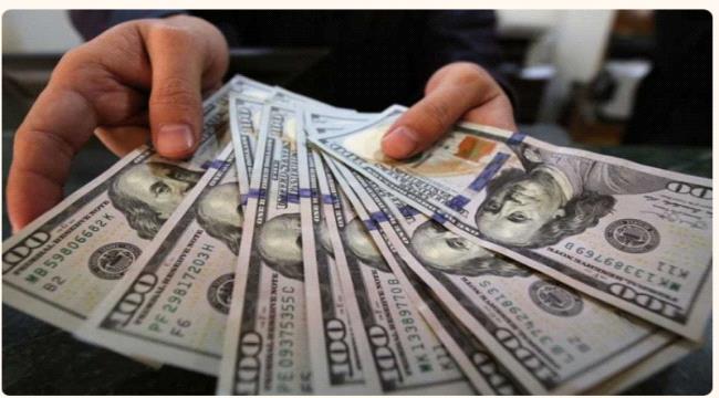 الدولار يتراجع مع ترقب السوق بيانات توظيف أميركية ومفاوضات الرسوم الجم ...