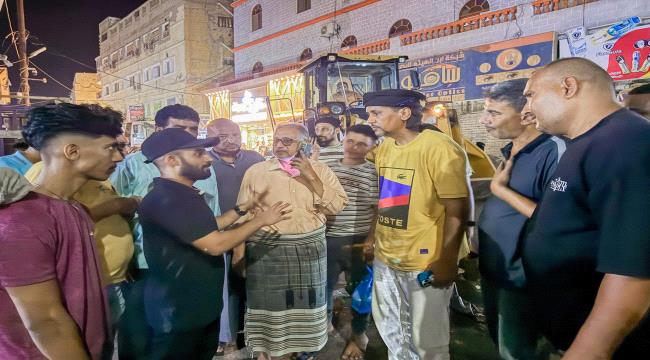 عدن.. حملة لإزالة المخلفات في صيرة استعدادًا لعيد الأضحى المبارك ...