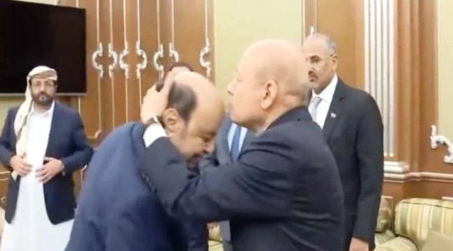تفاصيل مكالمة هاتفية بين العليمي والدنبوع ...