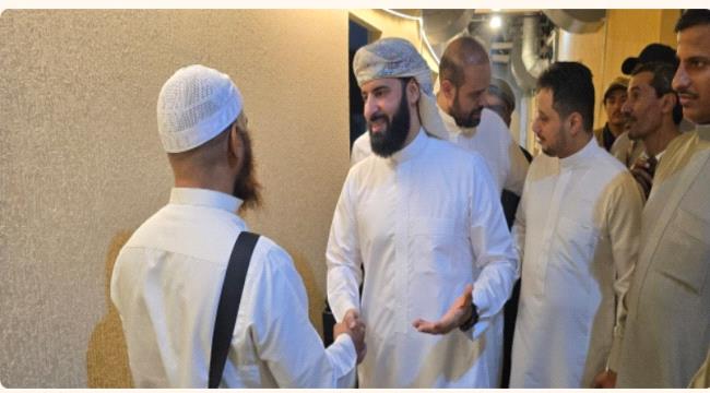 وكيل وزارة الاوقاف والارشاد يتفقد أوضاع اليمنيين في مخيمات منى ...