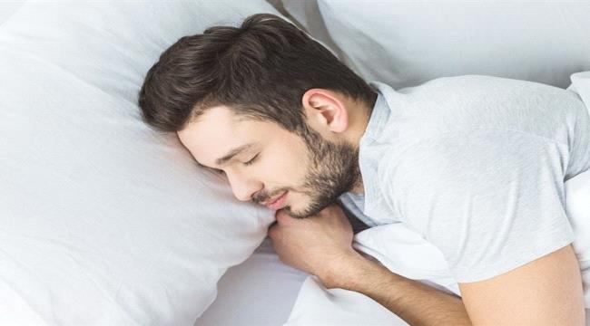 عدد ساعات من النوم خطر على قلبك.. العلم حددها ...