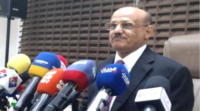 محافظ البنك المركزي: البنوك نقلت مقراتها إلى عدن وتعهدت بقطع علاقاتها  ...