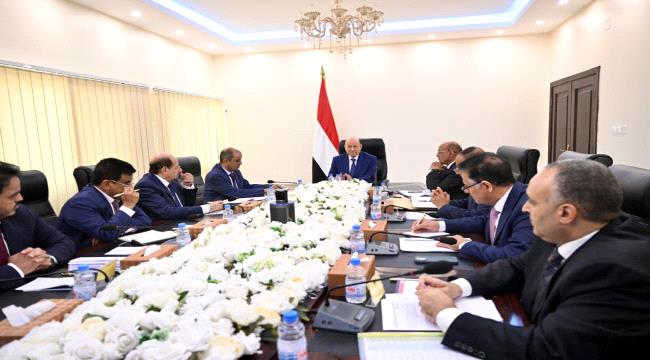 رئيس مجلس القيادة يجتمع بلجنة ادارة الازمات ...