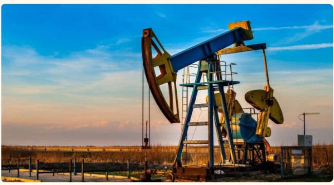 النفط يتراجع مع احتمالات ارتفاع الإمدادات في السوق ...