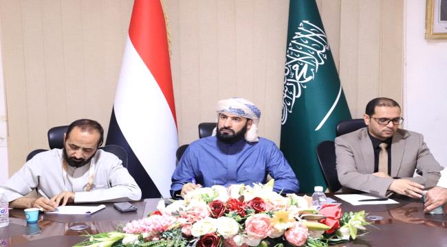 مكتب شؤون حجاج اليمن يناقش نوعية وجودة خدمات الحجاج   ...