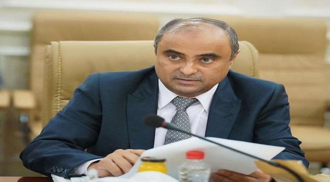 بن بريك يوجه بتشكيل لجنة للتحقق من الرسوم والضرائب المفروضة على المساف ...