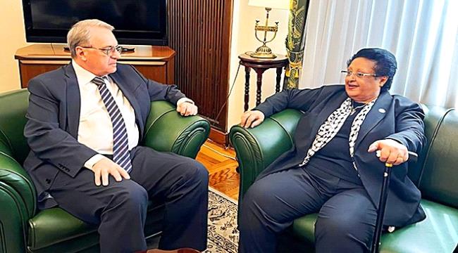 لقاء يمني روسي يبحث الوضع المعيشي وعودة تشغيل محطة الحسوة في عدن ...