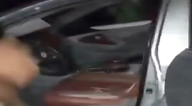 الحزن يخيم على الحبيلين.. وفاة ثلاثة أطفال اختناقًا داخل سيارة متهالكة (فيديو)