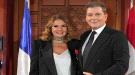 فرنسا تمنح الفنانة المصرية يسرا وساما رفيعا.