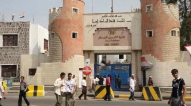 ضبط أحد أخطر سارقي محتويات المركبات متلبساً وبحوزته مسروقات بمديرية خو ...
