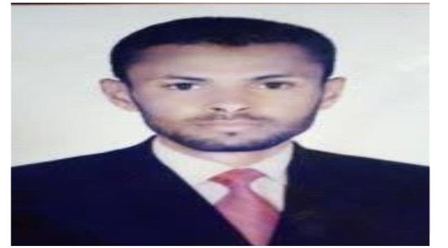 قوة أمنية تداهم منزل الإعلامي 