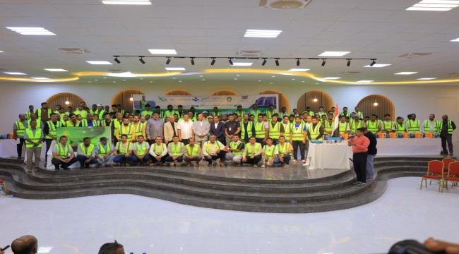  سيئون.. البادية تحتفي بتخريج بـ140 شابًا متخصصًا في الطاقة الشمسية 20 ...