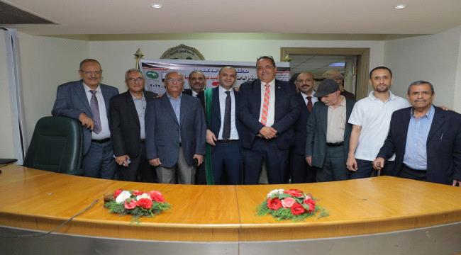 الباحث عبدالغني الصيادي ينال الدكتوراه بامتياز ويطرح رؤى لإعادة بناء ا ...