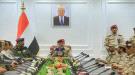 وزير الدفاع يعقد اجتماعاً موسعاً بالقيادات العسكرية وال.