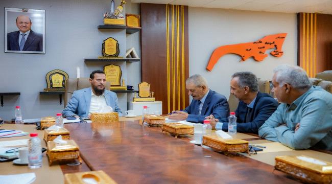 شيخ وجابر يناقشان تعزيز التعاون المشترك لتنمية الإيرادات ومكافحة التهر ...