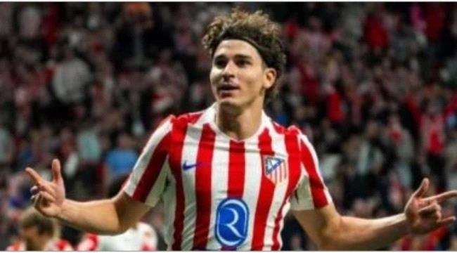 جوليان ألفاريز يستسلم لقرار أتلتيكو مدريد ويقرر البقاء
