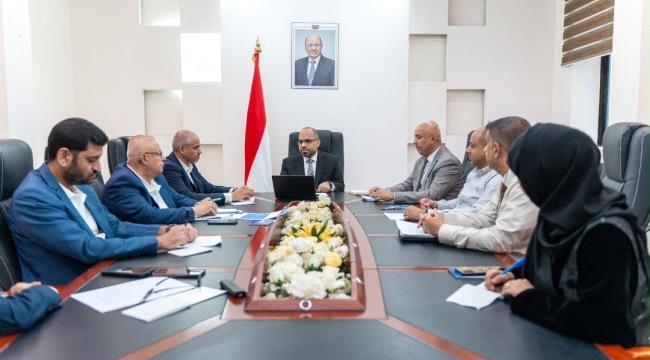 وزير الاتصالات يوجّه برفع الجاهزية لمواجهة أي محاولات لقطع خدمات الاتص ...