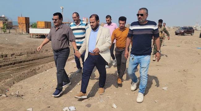 تدشين مشروع إنشاء كورنيش ساحل مدينة إنماء بمديرية البريقة