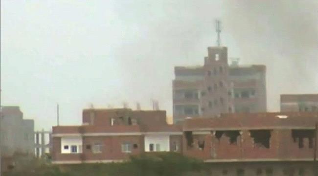 الحوثيون يقصفون 4 قرى سكنية شمال حيس بأكثر من 20 قذيفة هاون