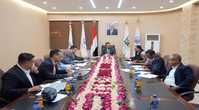 وزير الأشغال يرأس اول اجتماع لمجلس إدارة المؤسسة العامة للطرق والجسور في عدن 