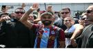 محمد صلاح ينضم رسميا لنادي طرابزون سبور التركي.