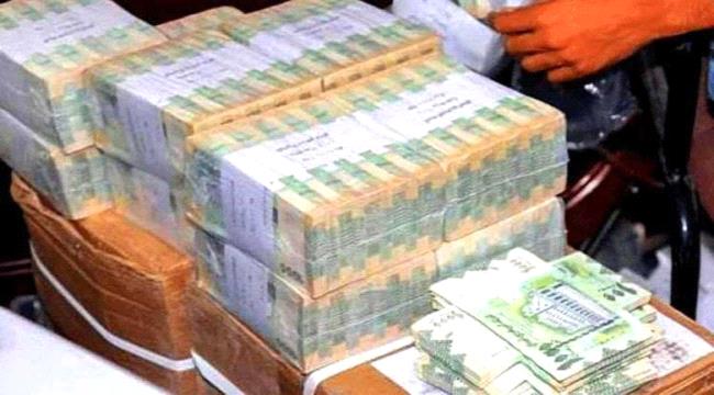 المعبقي يوضح حقيقة ضخ أموال مطبوعة وحجم الأموال المسحوبة والرواتب المودعة بالريال السعودي