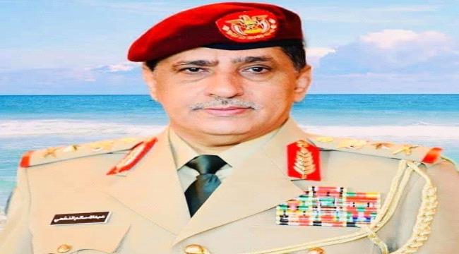 قائد القوات البحرية والدفاع الساحلي يدين اقتحام وتخريب مقر صحيفة «عدن  ...